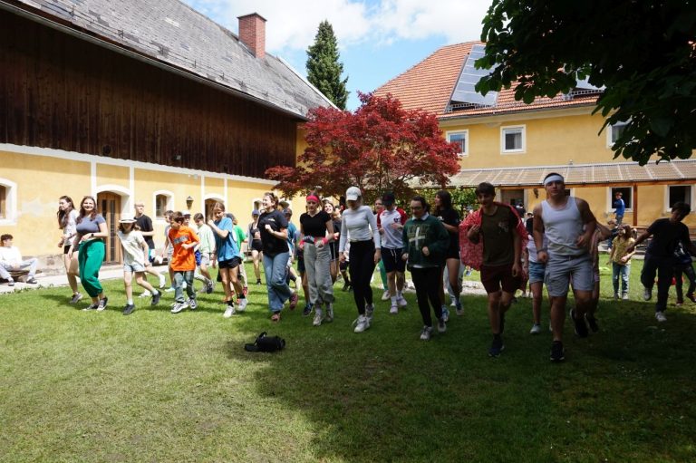 Gruppentanz beim Pfingstlager
